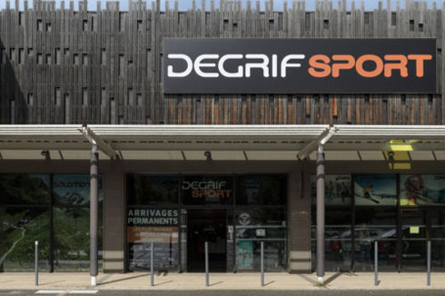 Extérieur d'un magasin Dégrif Sport